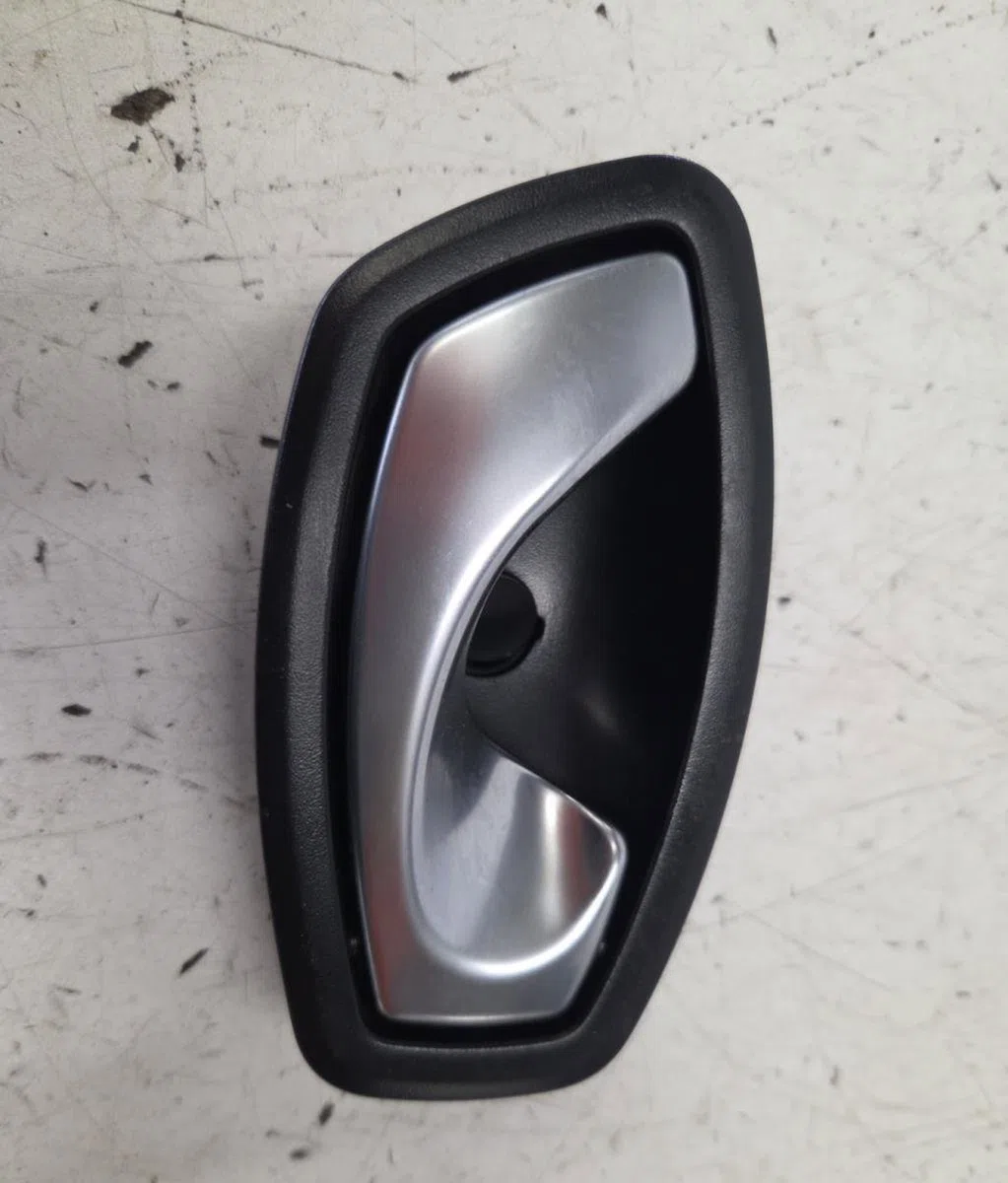 Poignee int porte ard RENAULT CLIO 4 PHASE 2 occasion