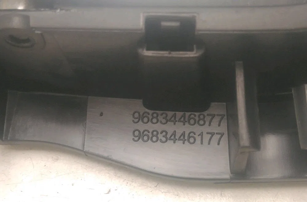 Poignee int porte arg Citroen C3 II (SC_) 1.4 vti 95 (2009) occasion