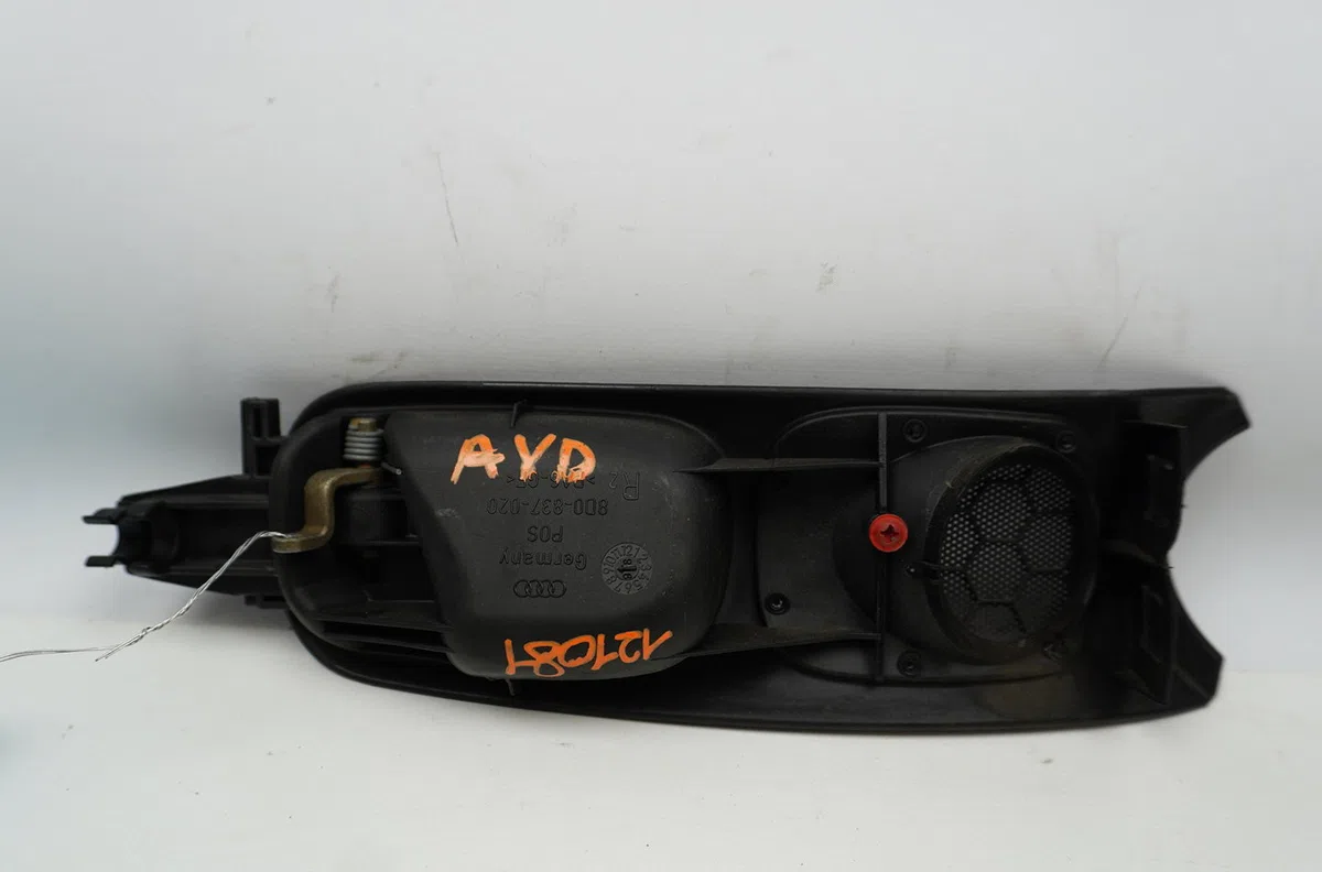 Poignee int porte avd Audi A4 B5 (8D2) 1.9 tdi (1995-2000) occasion
