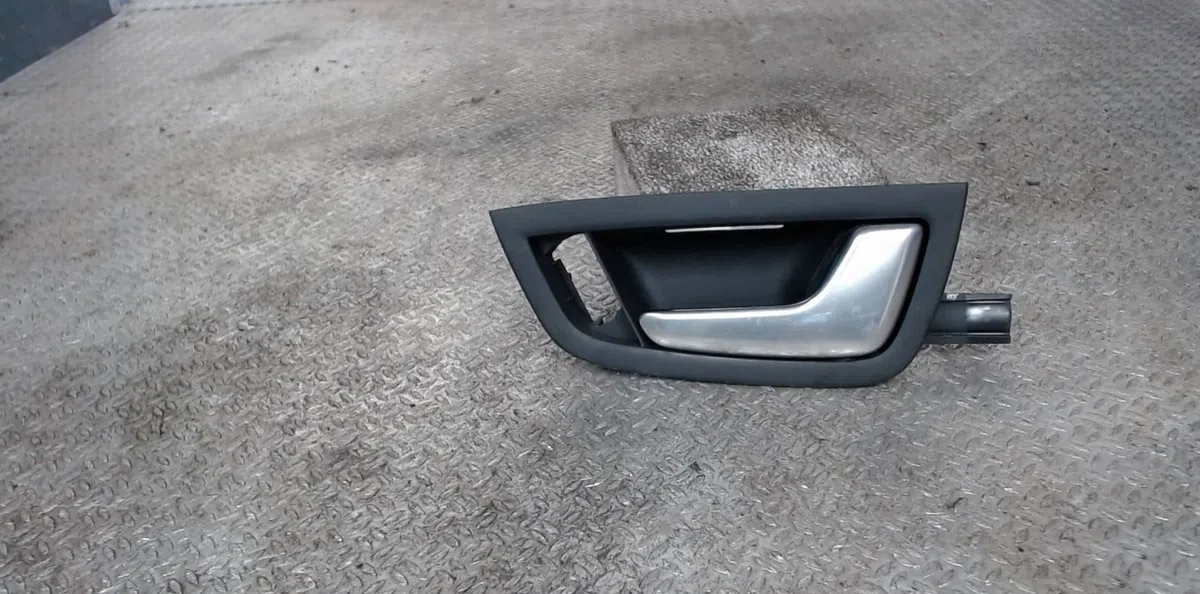 Poignee int porte avd AUDI A8 2  A8 2 PHASE 1 occasion