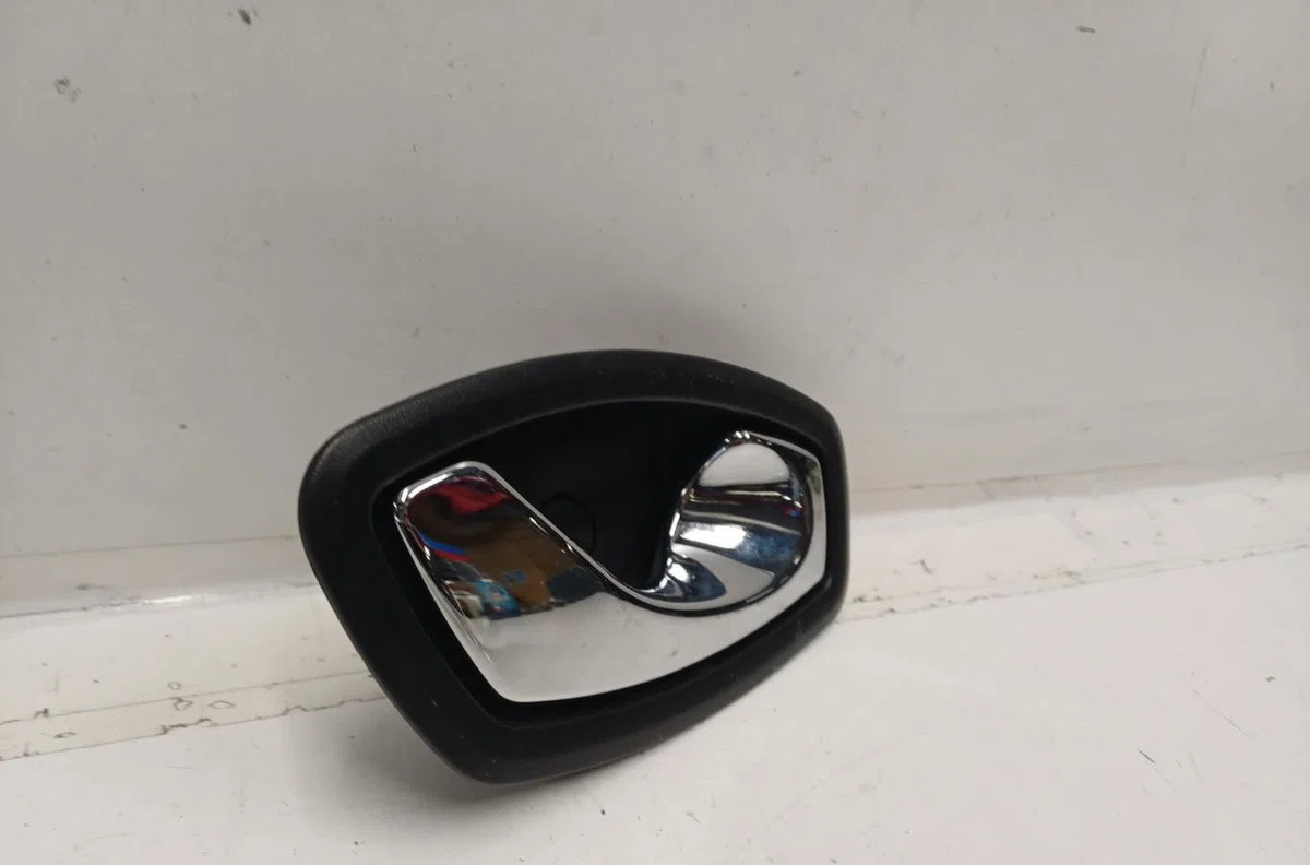 Poignee int porte avd RENAULT CLIO 4 PHASE 1 occasion