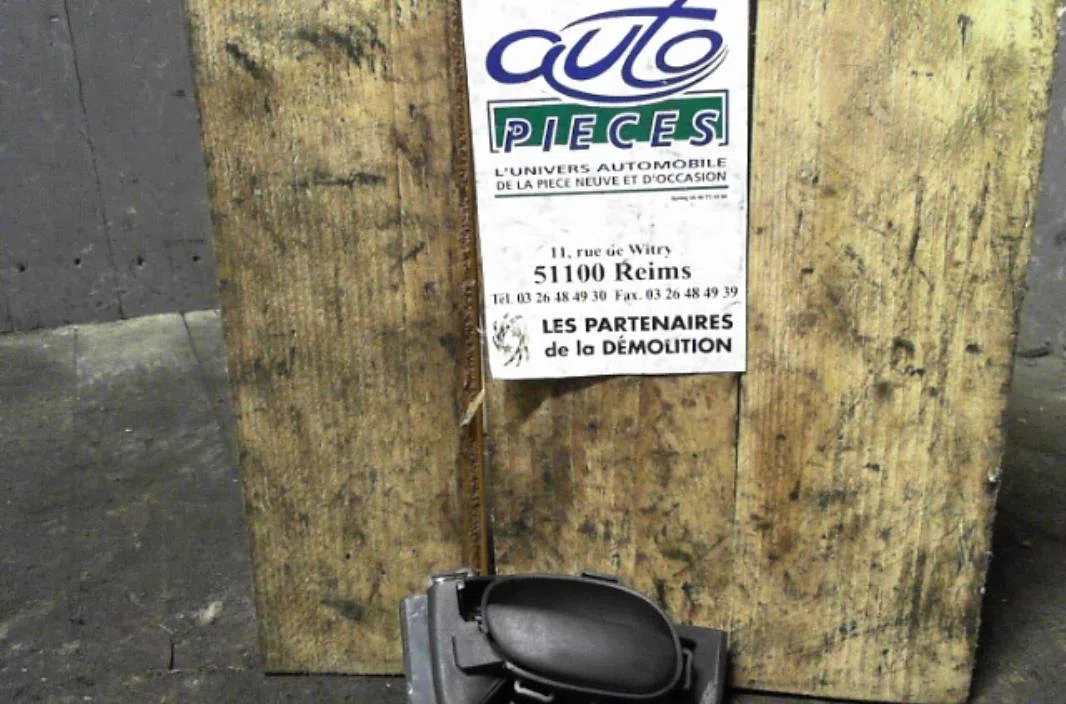 Poignee int porte avg PEUGEOT 206  206 PHASE 1 occasion