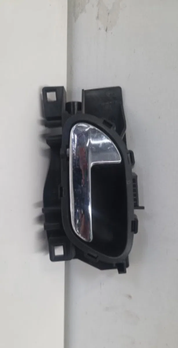 Poignee int porte avg PEUGEOT 207 PHASE 2 BREAK occasion