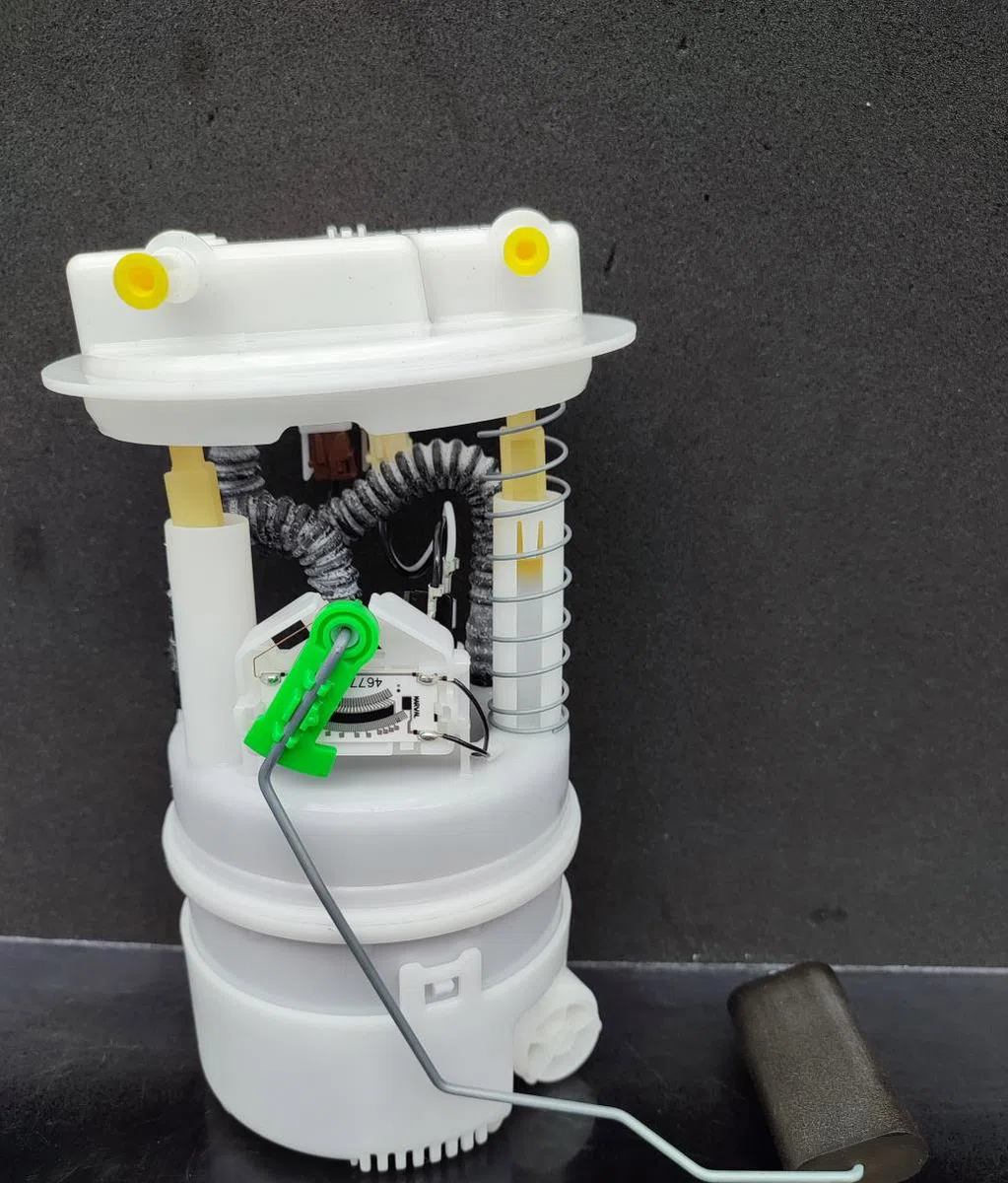 Pompe à carburant immergée RENAULT CAPTUR 1 PHASE 1 occasion