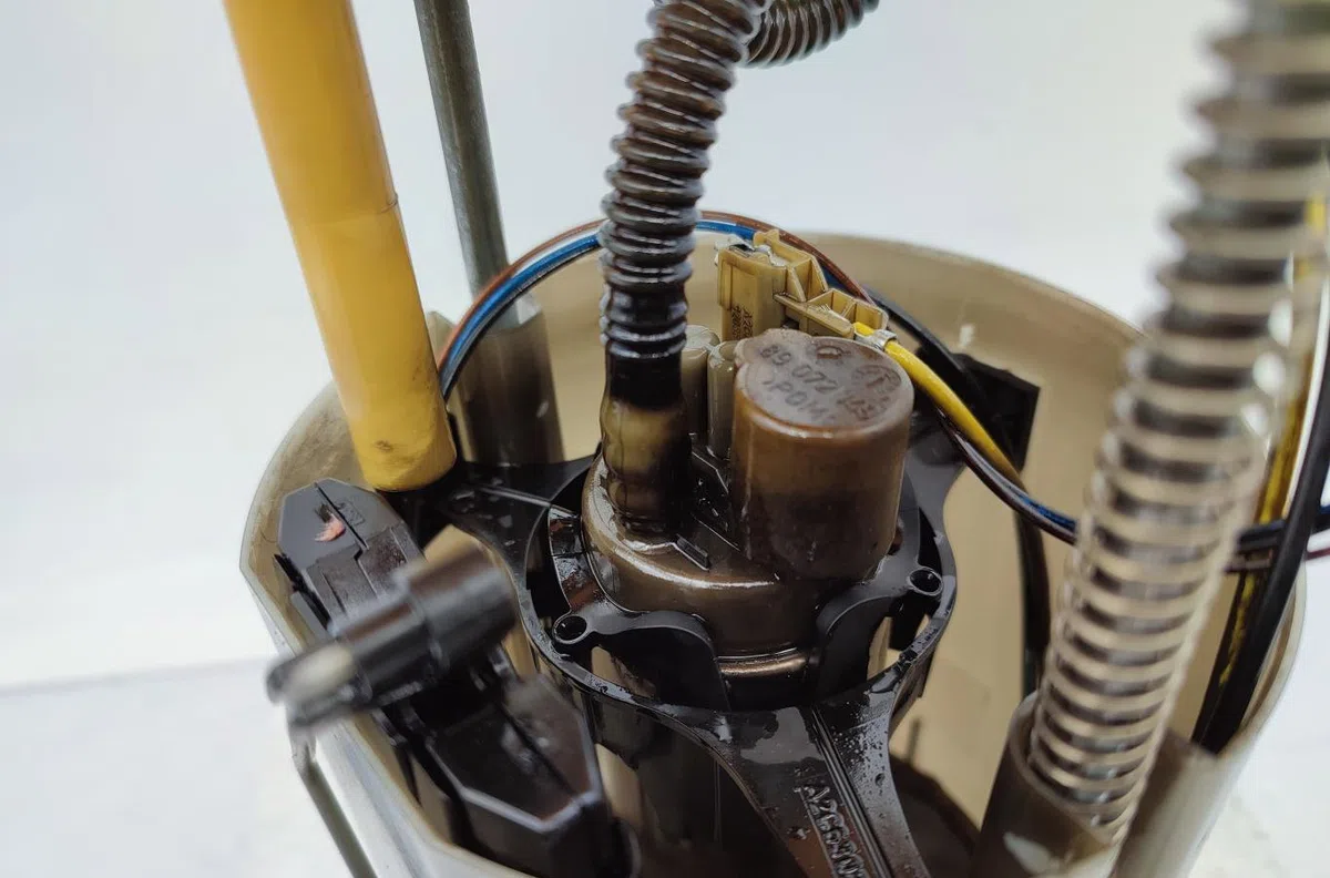 Pompe à carburant immergée VOLKSWAGEN GOLF 5 occasion