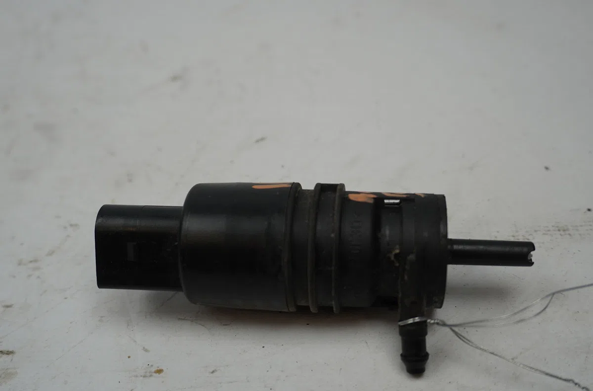 Pompe lave-glace ar Bmw X1 (E84) Xdrive 18 d (2009-2015) occasion