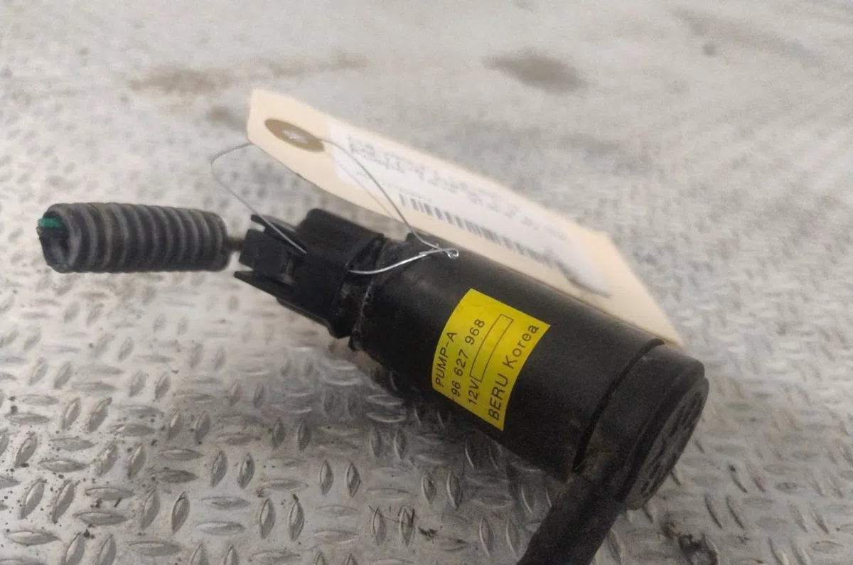 Pompe lave-glace avant Chevrolet CAPTIVA (C100, C140) 2.0 d (2007) occasion