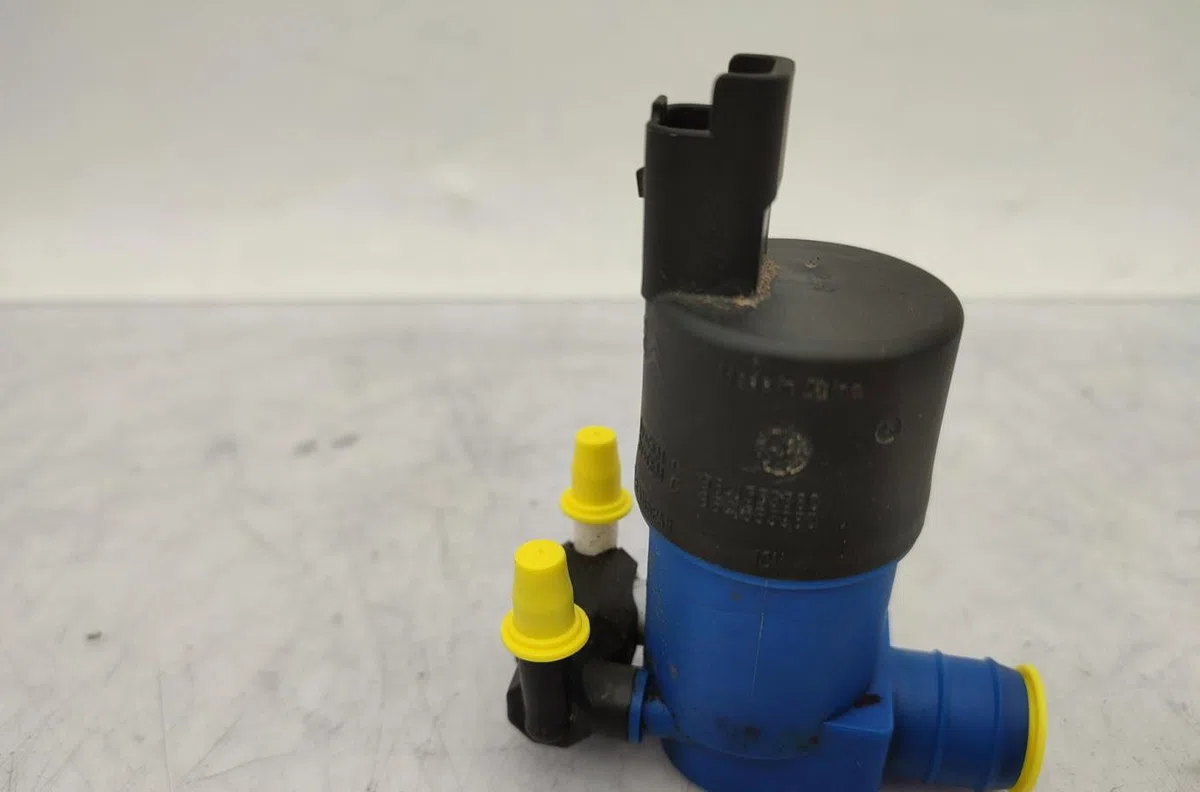 Pompe lave-glace avant RENAULT CLIO 3 PHASE 1 occasion