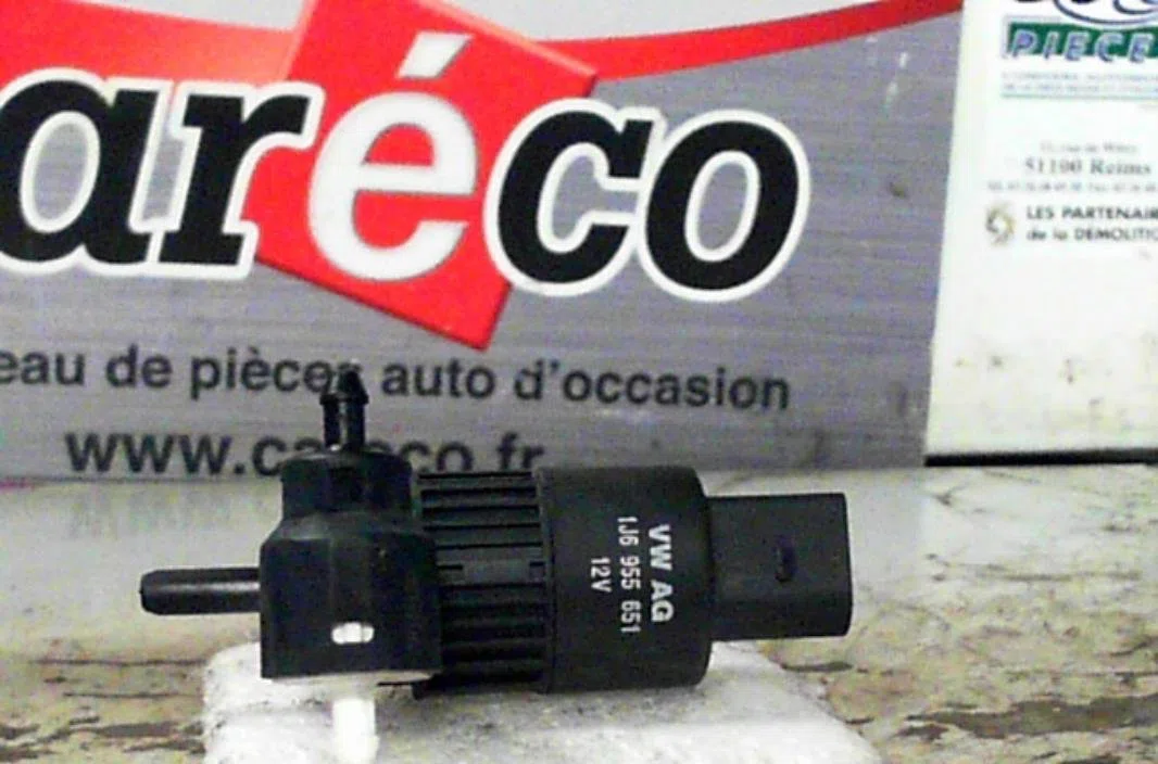 Pompe lave-glace avant VOLKSWAGEN GOLF 4 occasion