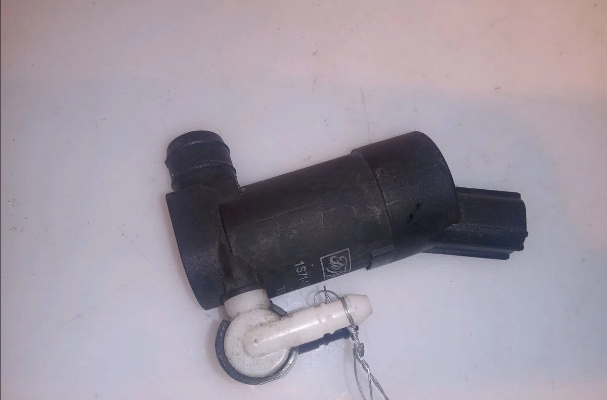 Pompe lave-glace avant Volvo C30 (533) D2 (2010-2012) occasion