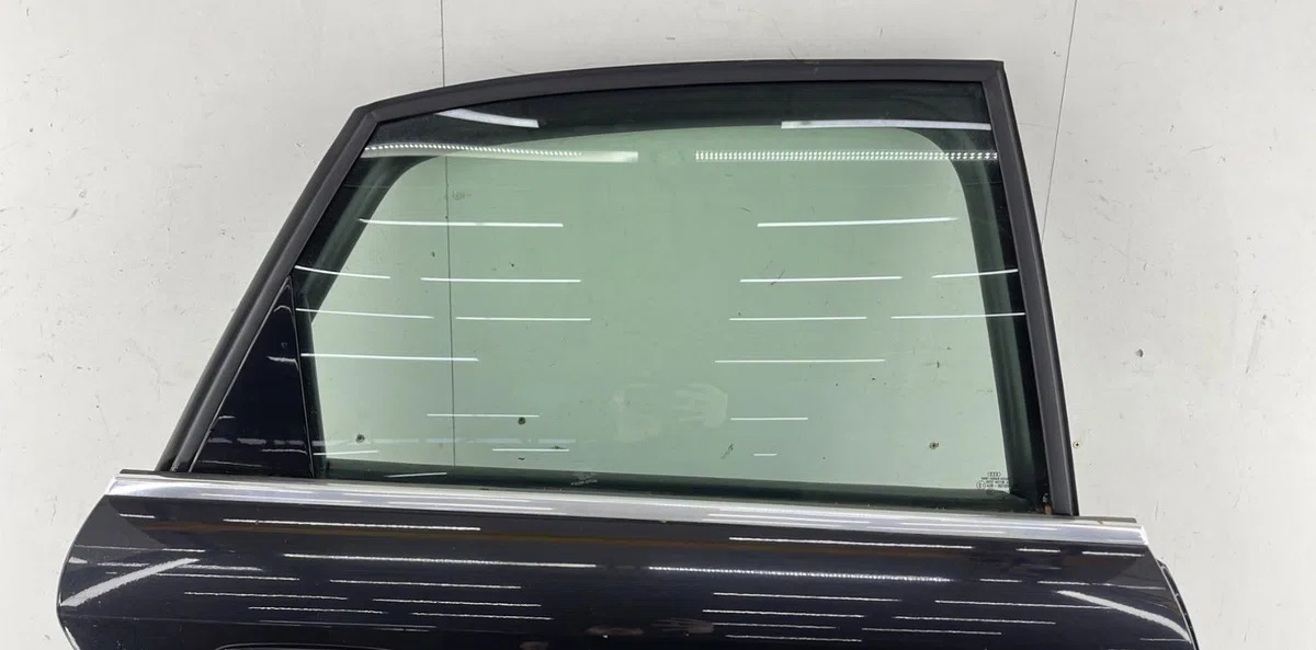 Porte arrière droite AUDI A4 2 PHASE 1 occasion