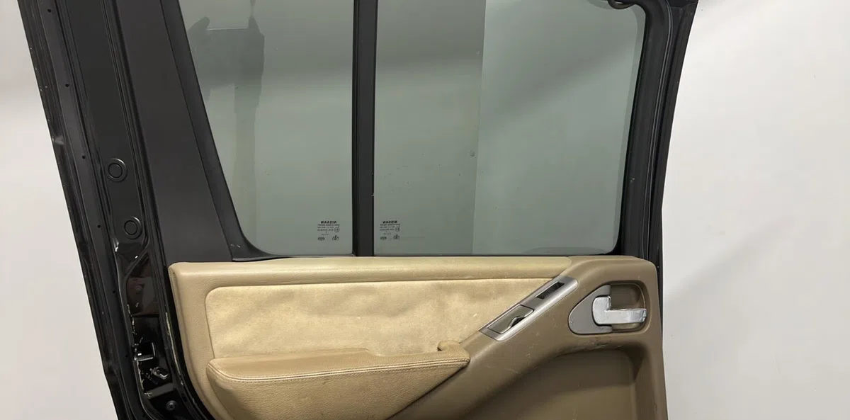 Porte arrière gauche NISSAN PATHFINDER 2 PHASE 1 occasion