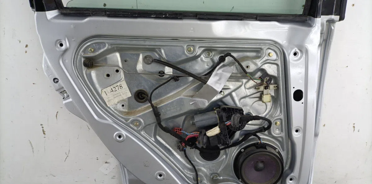 Porte arrière gauche VOLKSWAGEN PASSAT 4 PHASE 2 BREAK occasion