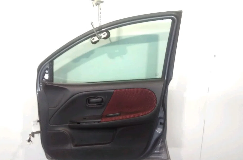 Porte avant droite Nissan NOTE (E11, NE11) 1.4 (2006-2012) occasion