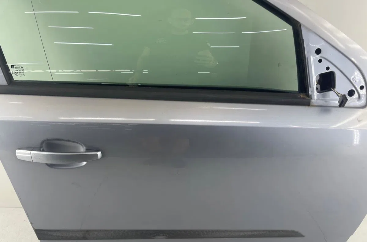 Porte avant droite OPEL ASTRA H PHASE 1 BREAK occasion
