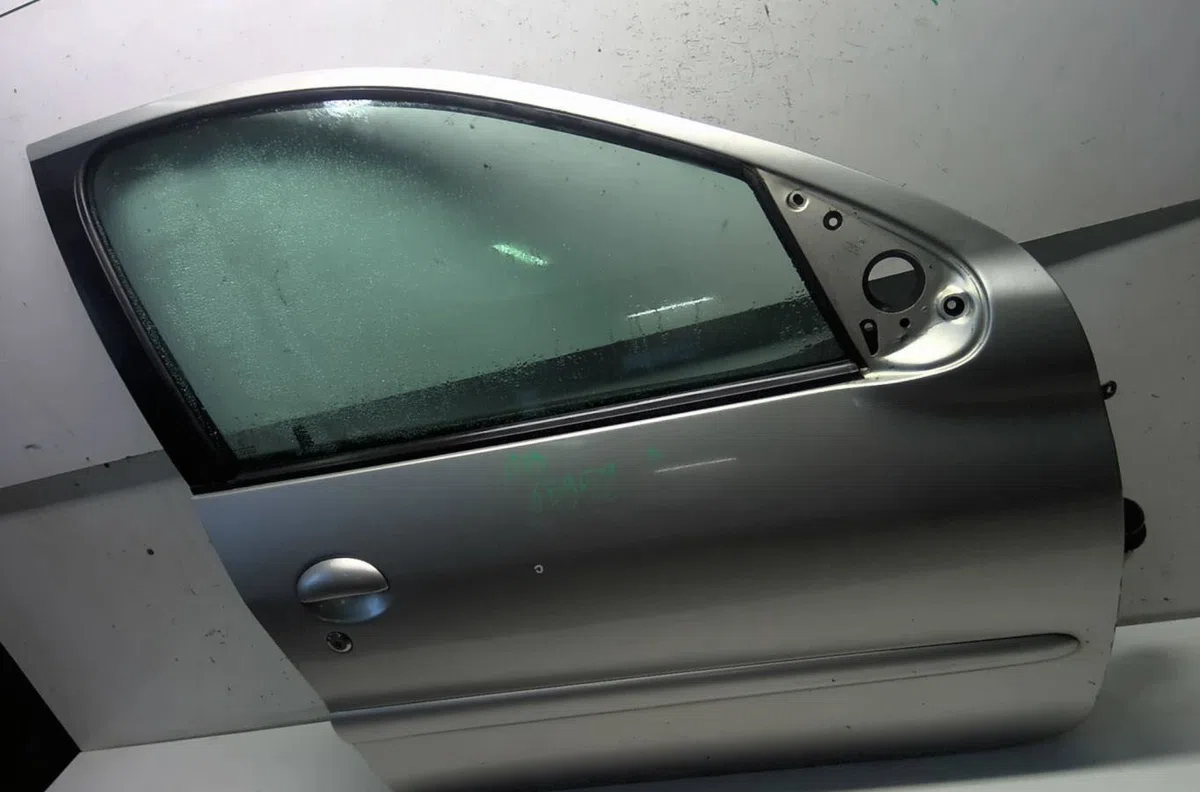 Porte avant droite PEUGEOT 206 PHASE 2 BREAK occasion