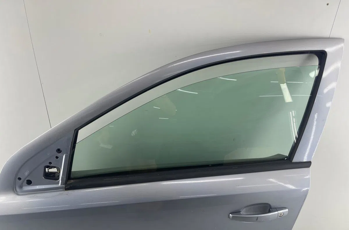 Porte avant gauche OPEL ASTRA H PHASE 1 BREAK occasion