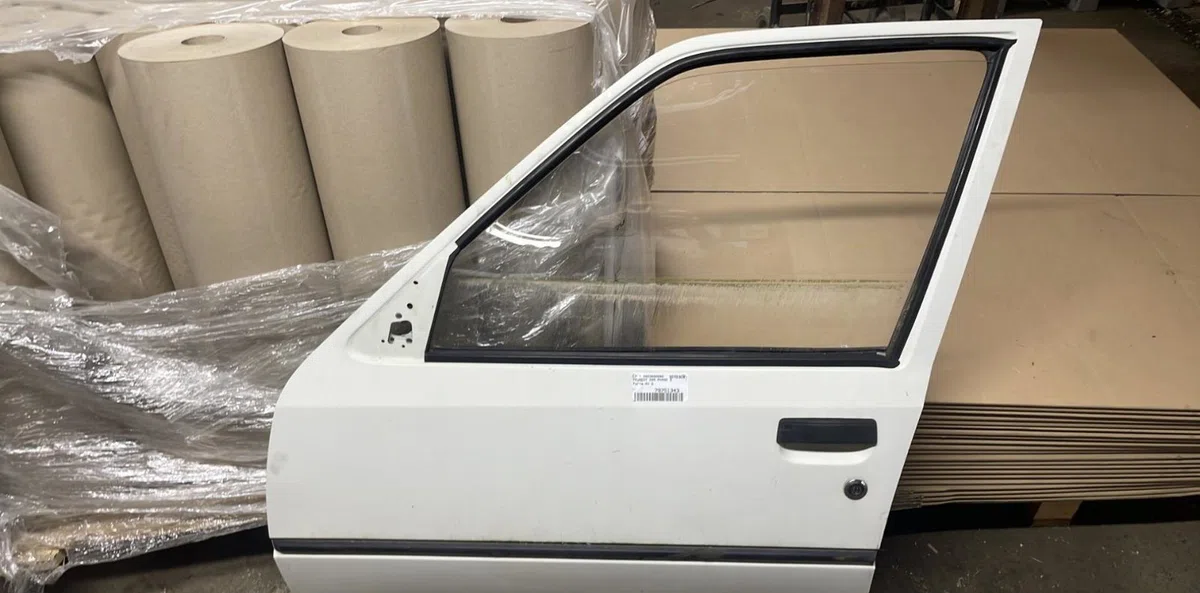 Porte avant gauche PEUGEOT 205 PHASE 2 occasion