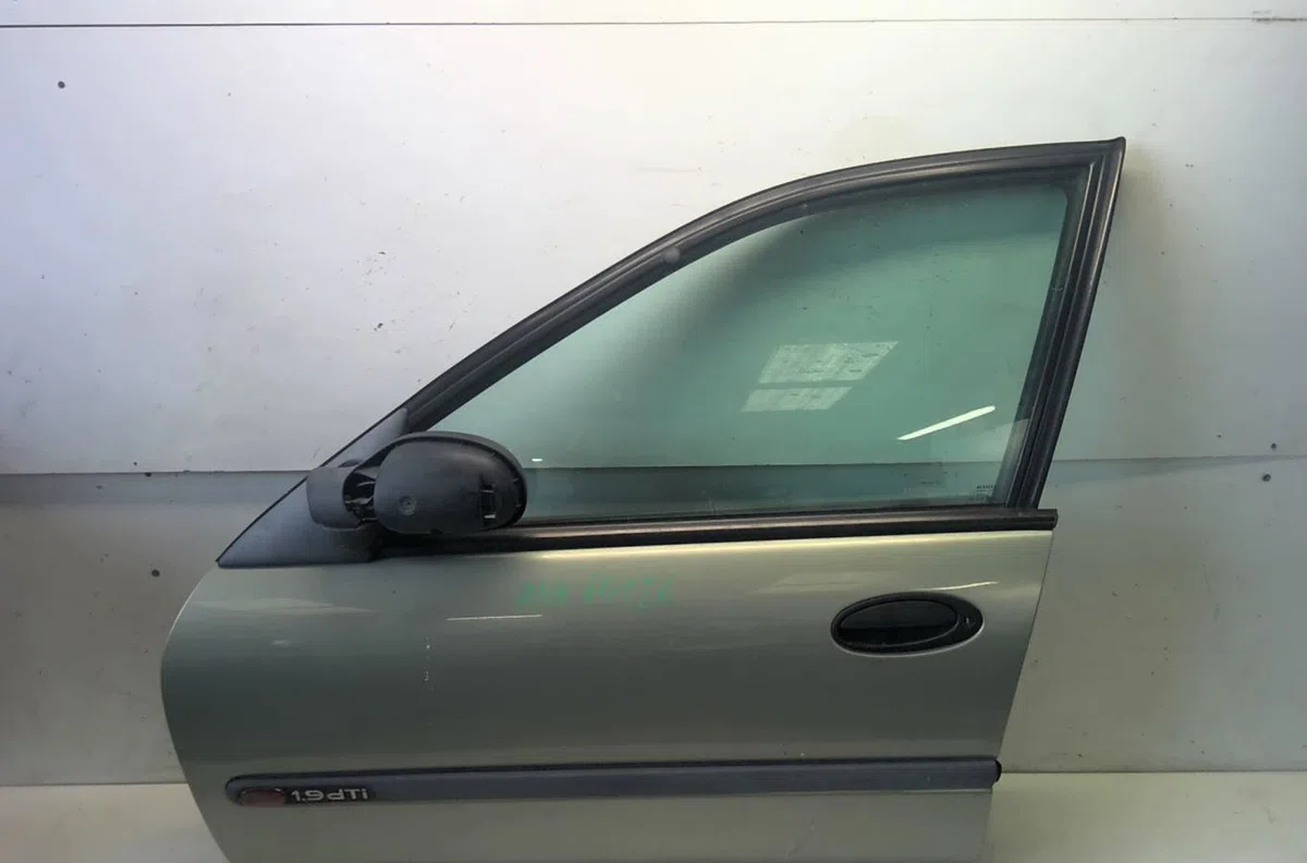 Porte avant gauche RENAULT LAGUNA 1 PHASE 2 occasion