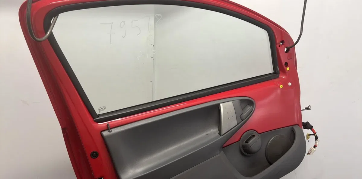 Porte avant gauche TOYOTA AYGO 1 PHASE 2 occasion