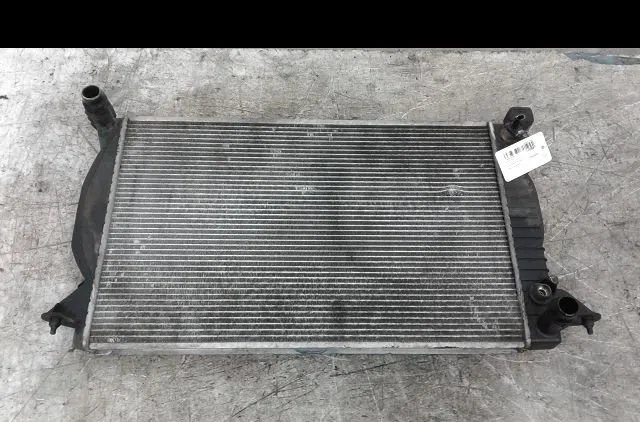 Radiateur Audi A4 B6 Décapotable (8H7) 2.5 tdi (2002-2005) occasion