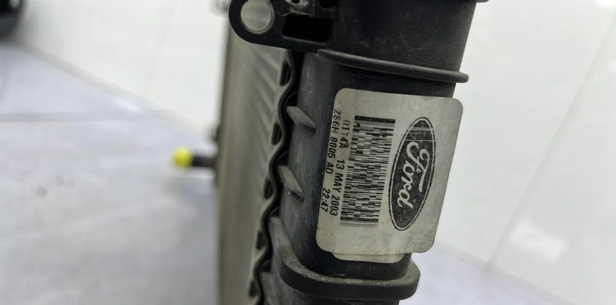 Radiateur FORD FIESTA 5 PHASE 1 occasion