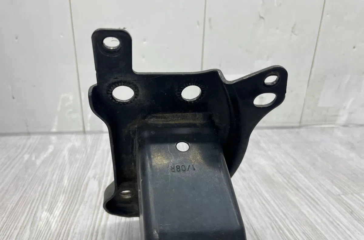 Renfort pare-choc avant VOLKSWAGEN GOLF 5 occasion