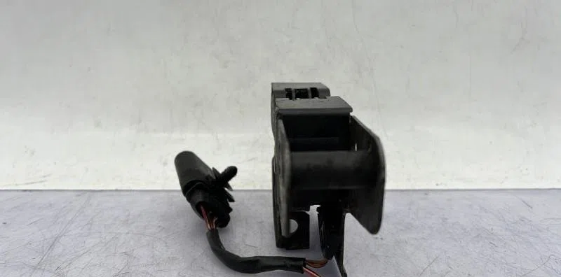 Serrure capot VOLKSWAGEN TOUAREG 1 PHASE 2 occasion