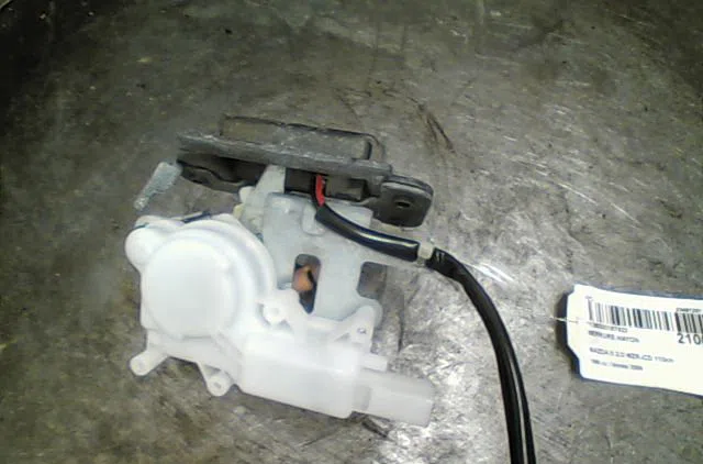 Serrure hayon Mazda 5 (CR19) 2.0 cd (cr19) (2005-2010) occasion