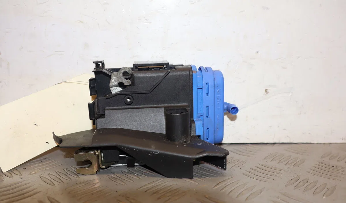 Serrure porte ard Audi A3 (8L1) 1.9 tdi quattro (2000-2003) occasion