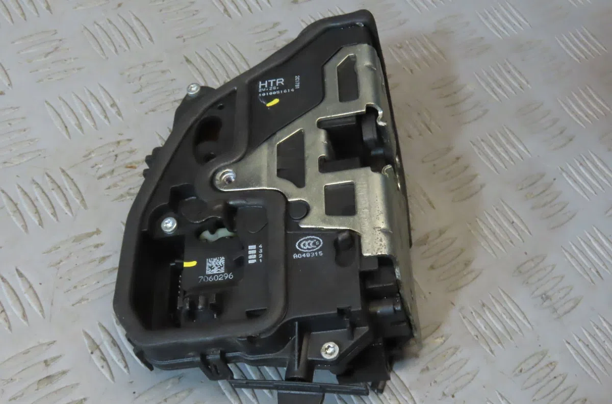 Serrure porte ard BMW SERIE 3 2010 occasion