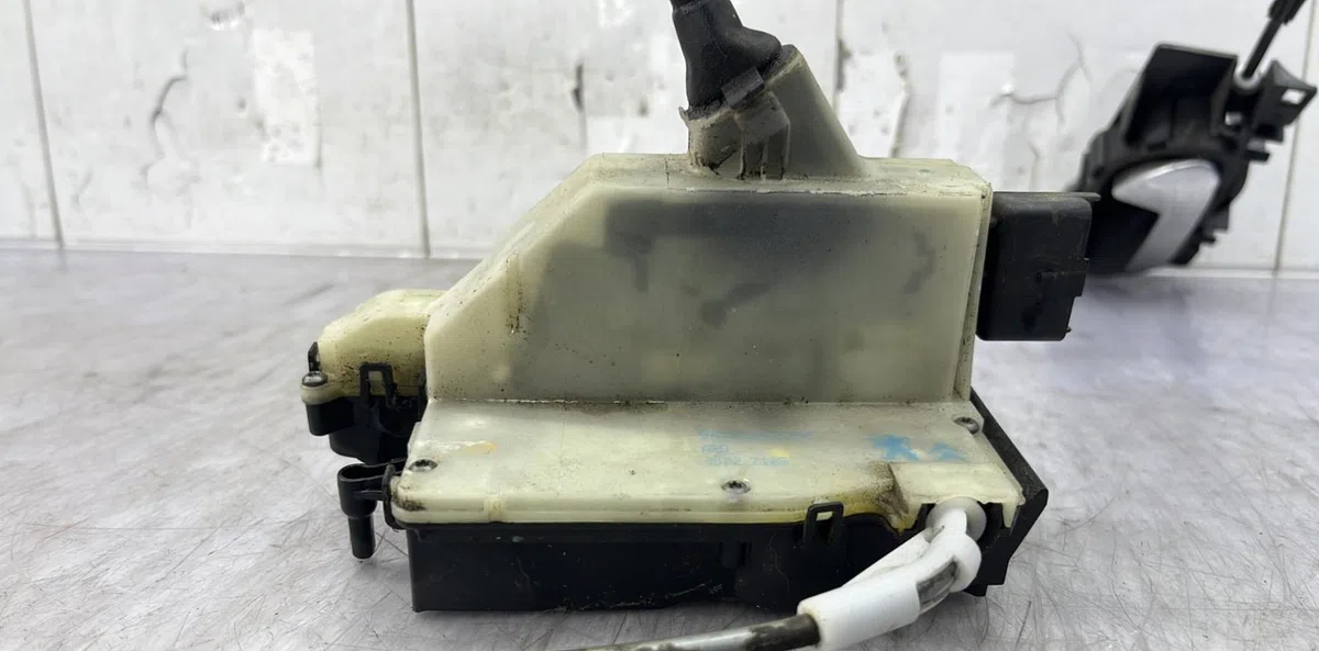 Serrure porte ard CITROEN C4 2 PHASE 1 occasion