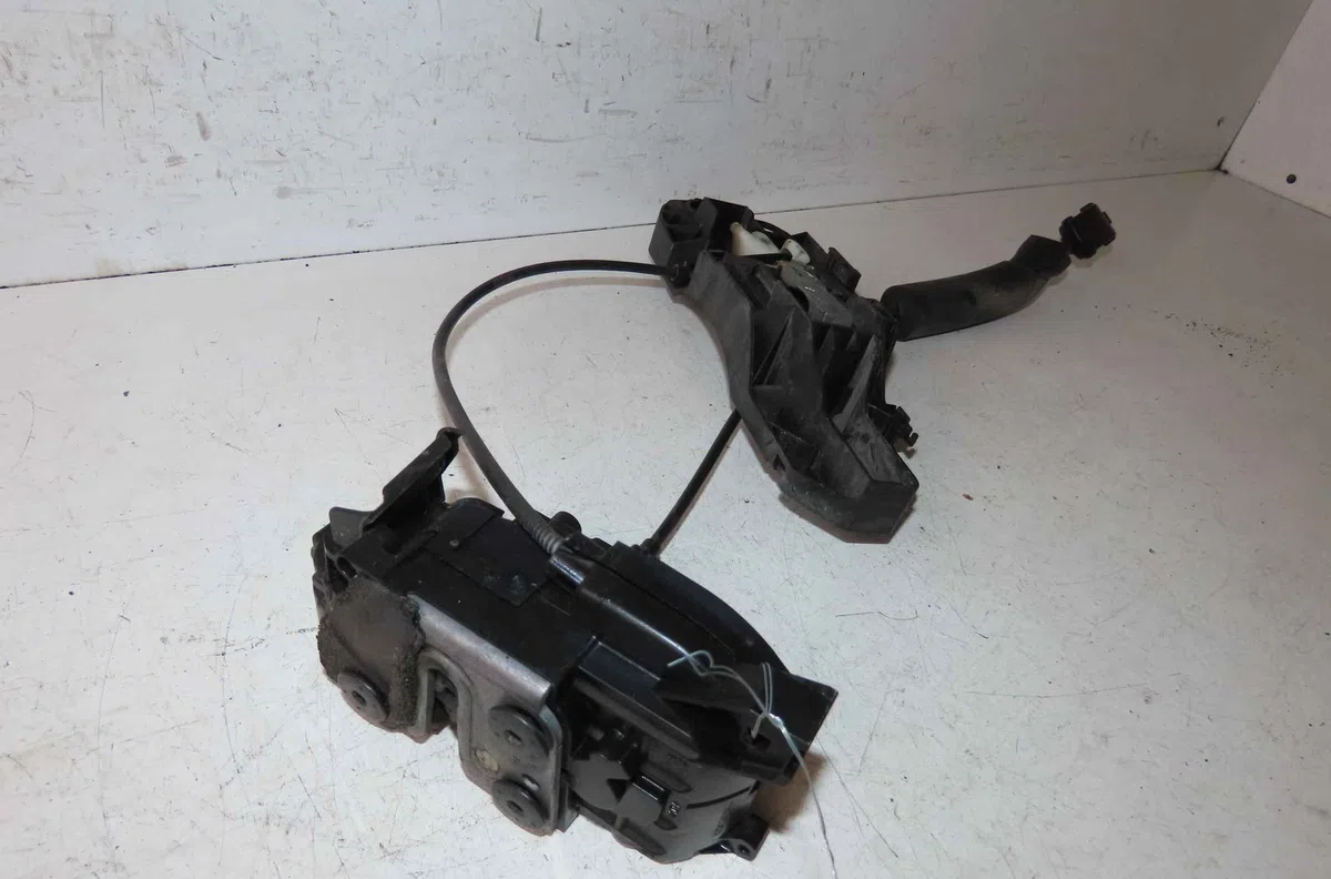 Serrure porte ard RENAULT MEGANE III occasion