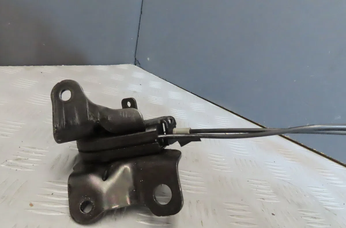 Serrure porte arg NISSAN NP300 2016 occasion