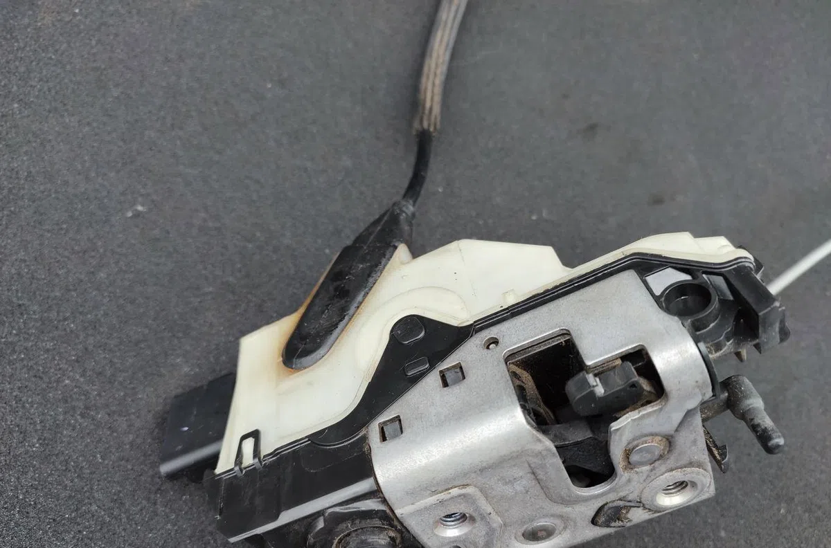 Serrure porte avd CITROEN C4 2 PHASE 2 occasion