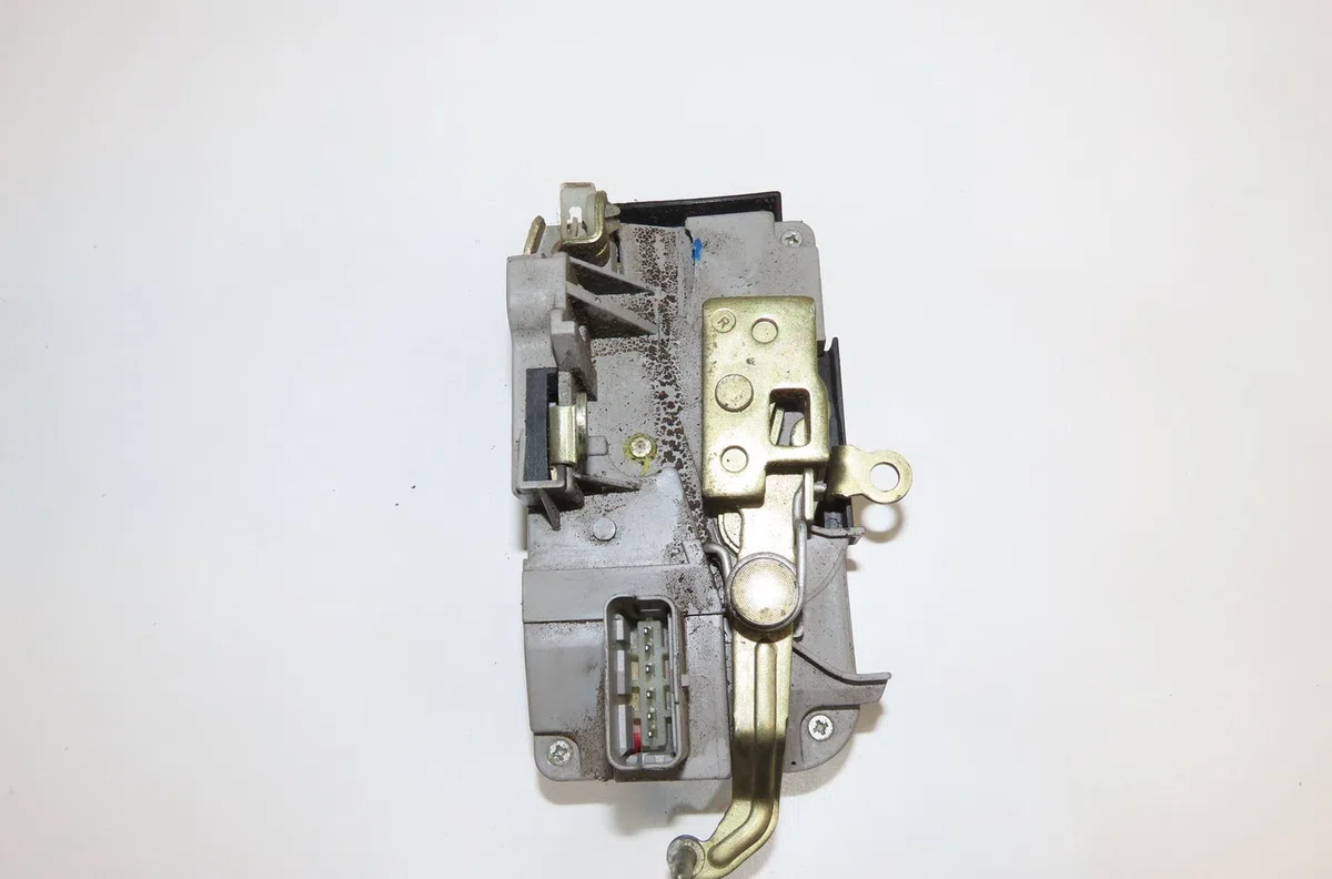 Serrure porte avd Peugeot 807 (EB_) 2.0 16v (2005) occasion