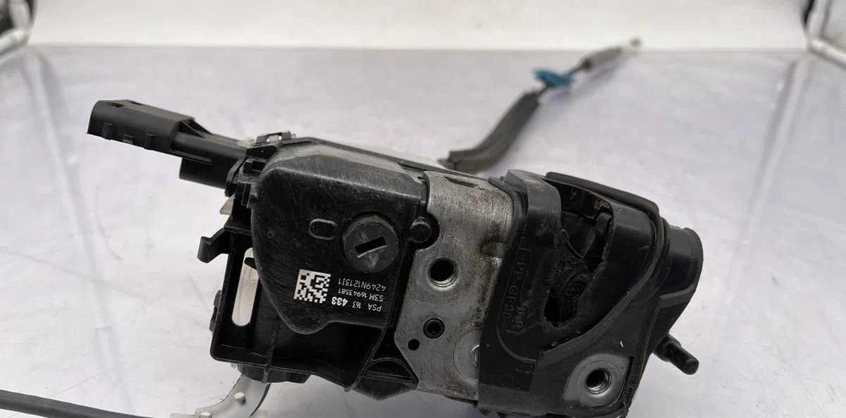 Serrure porte avd PEUGEOT PARTNER 3 PHASE 1 occasion
