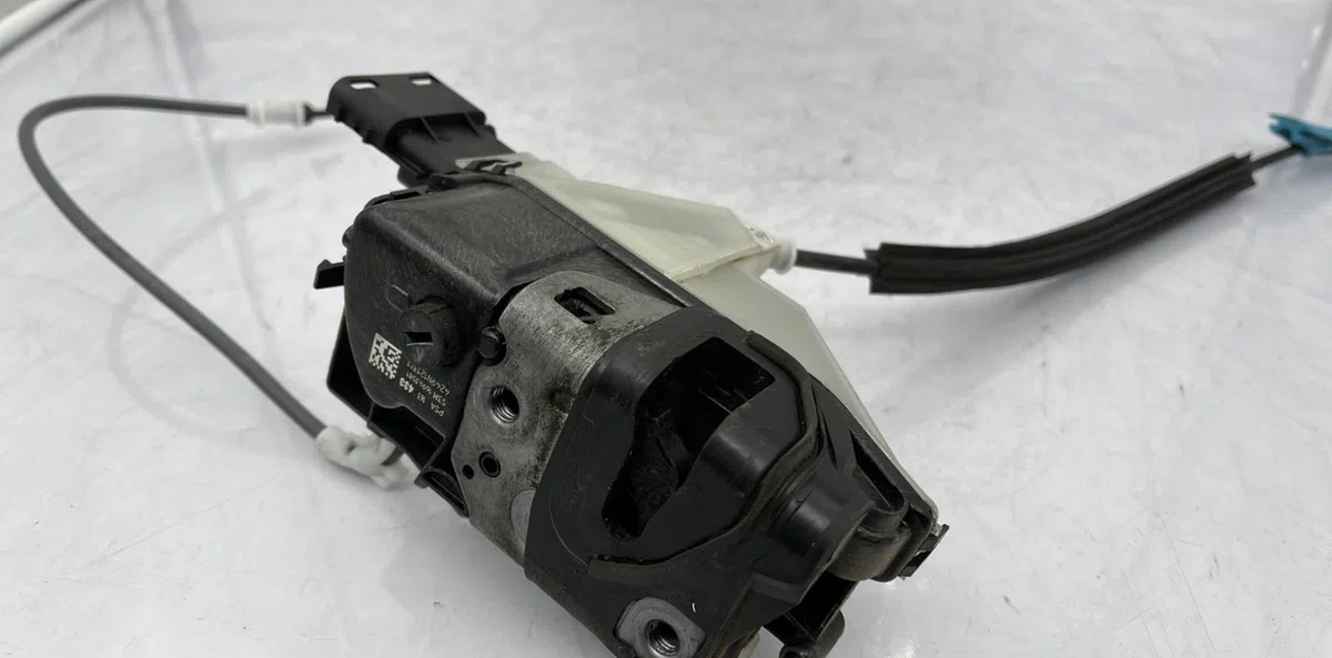 Serrure porte avd PEUGEOT PARTNER 3 PHASE 1 occasion