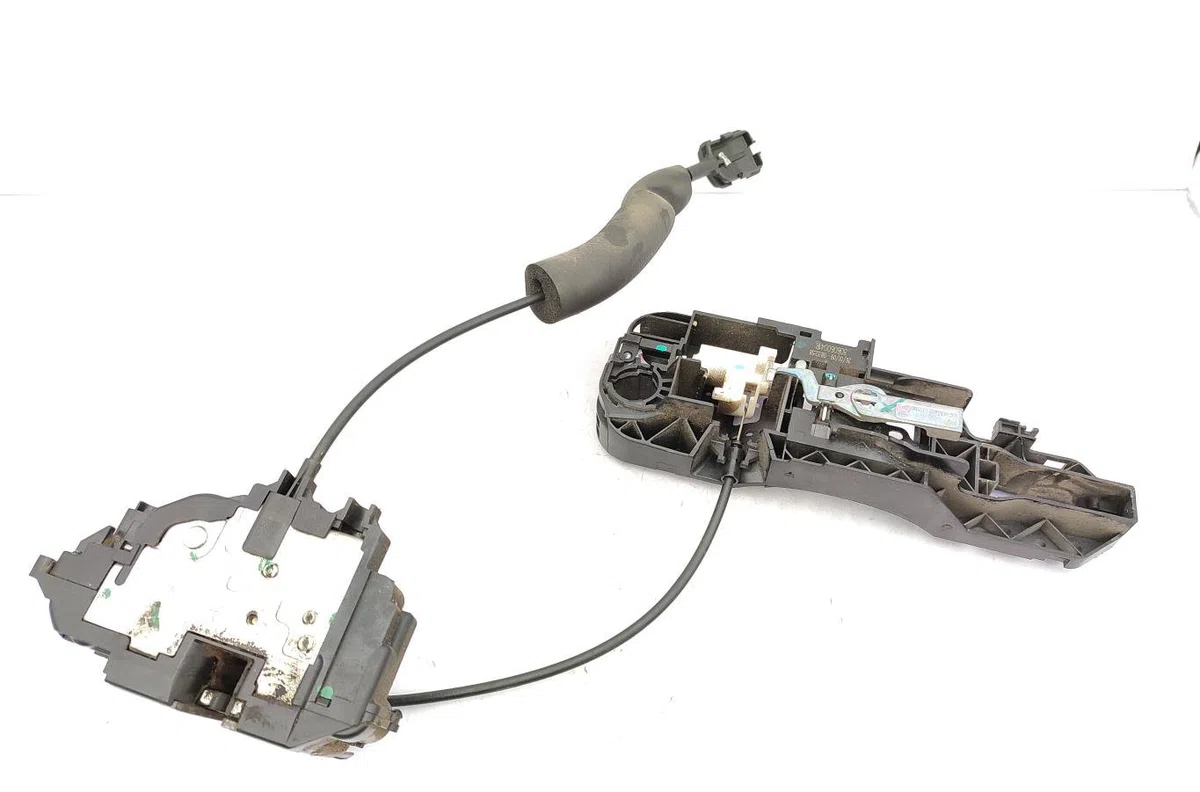 Serrure porte avd RENAULT MEGANE 3 PHASE 1 occasion