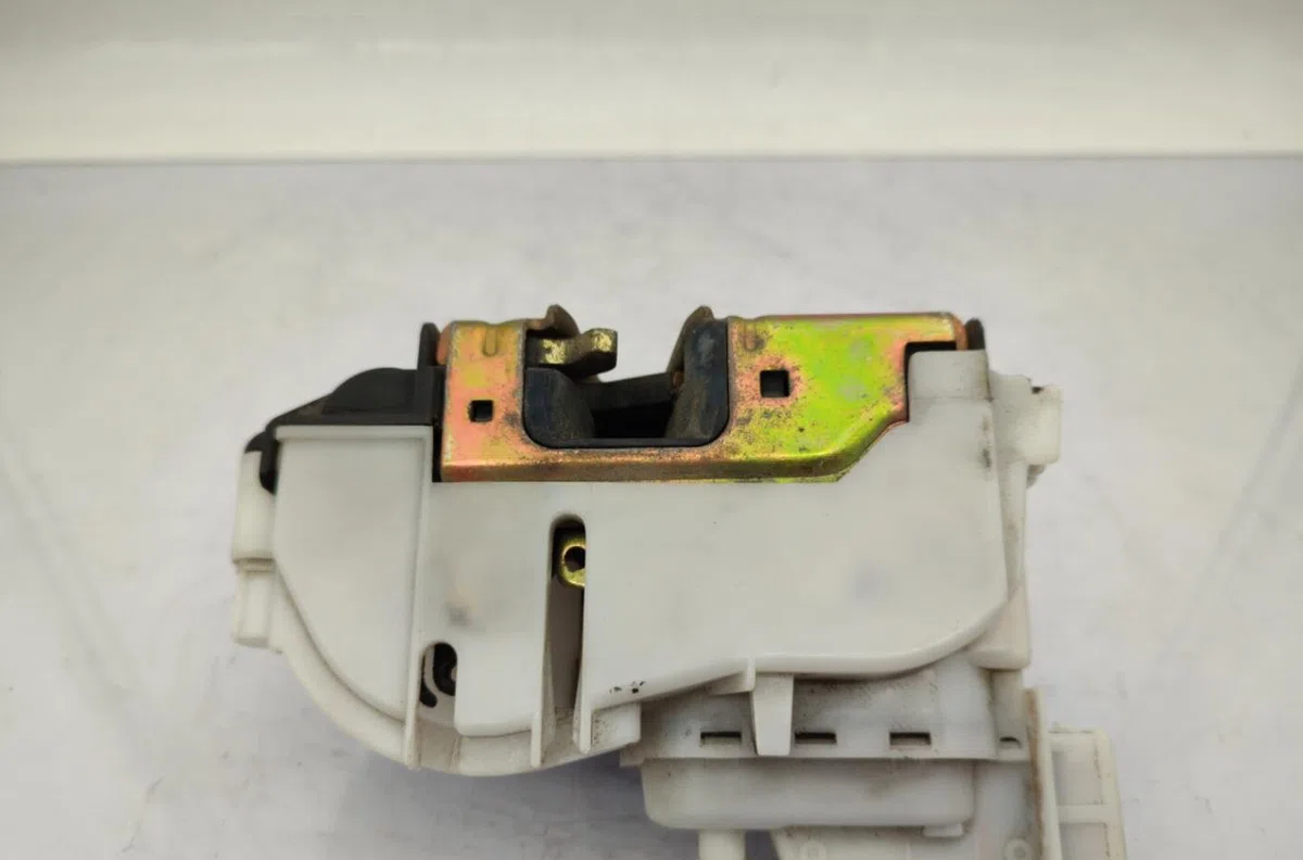 Serrure porte avd VOLKSWAGEN GOLF 3 occasion