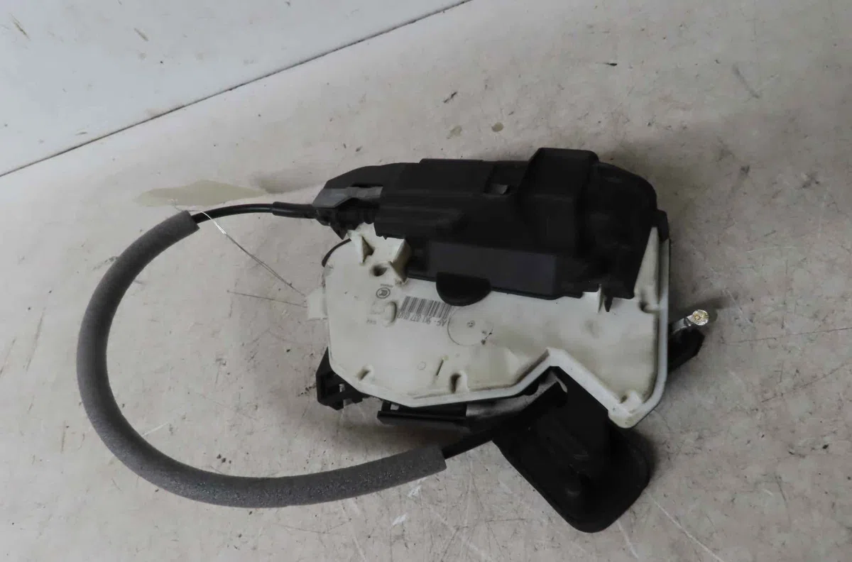 Serrure porte avd VOLKSWAGEN GOLF VI occasion