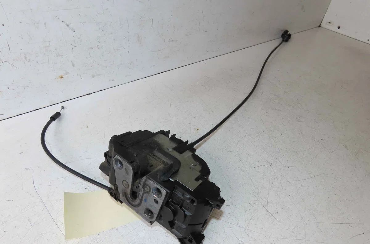 Serrure porte avg RENAULT CLIO III occasion