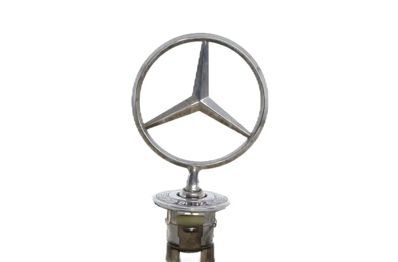 Sigle de calandre pour MERCEDES CLASSE E 211 PHASE 1