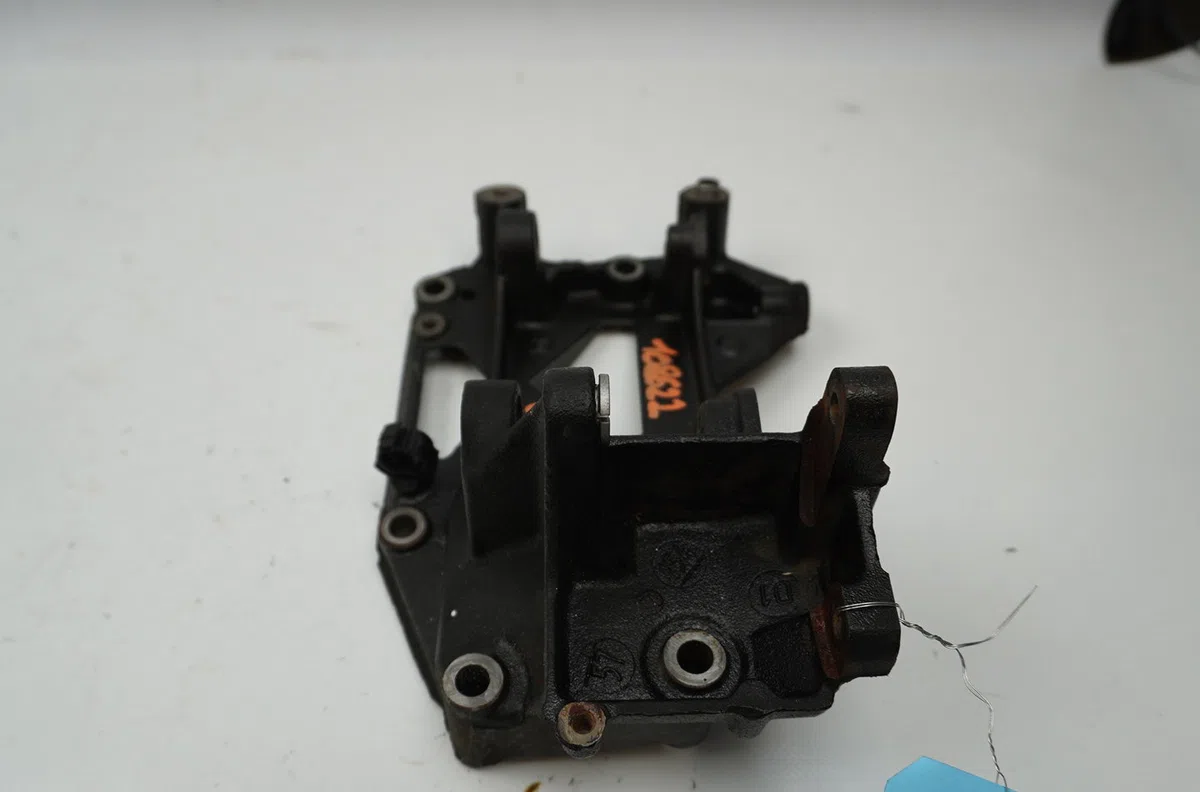 Support alternateur Citroen C5 I (DC_) 1.8 16v (dc6fzb, dc6fze) (2001-2004) occasion