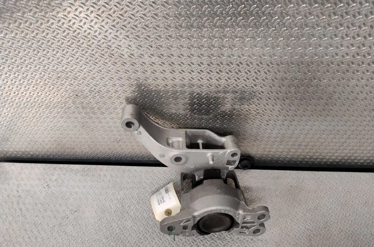 Support moteur RENAULT TRAFIC 3  TRAFIC 3 LONG PHASE 1 occasion
