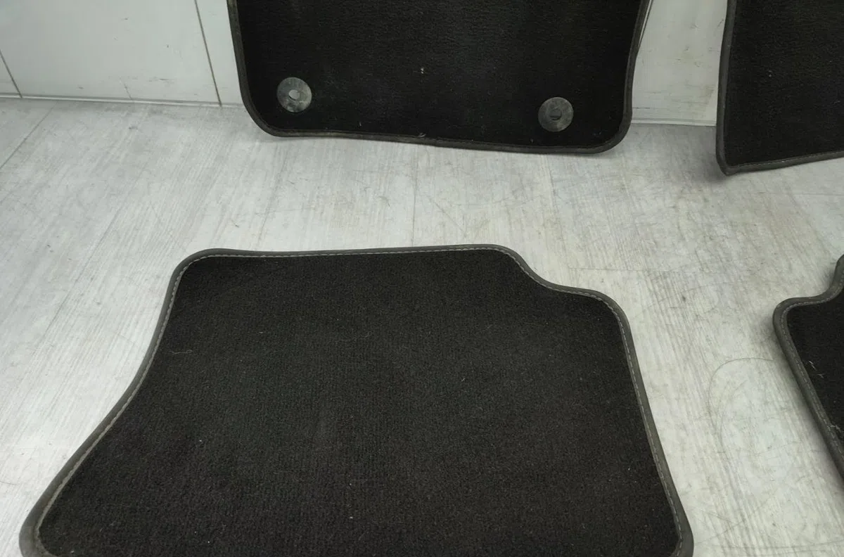 Tapis de sol PEUGEOT 208 2 occasion