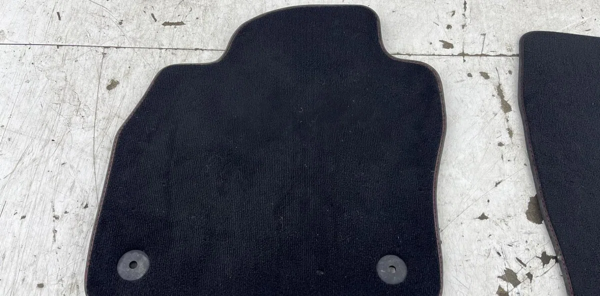 Tapis de sol VOLKSWAGEN POLO 6 PHASE 1 occasion
