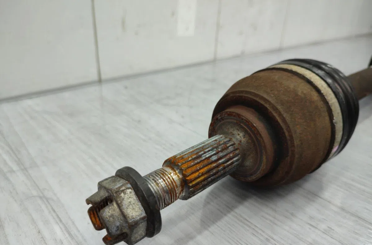 Transmission avant droite RENAULT CLIO 3 PHASE 2 BREAK occasion