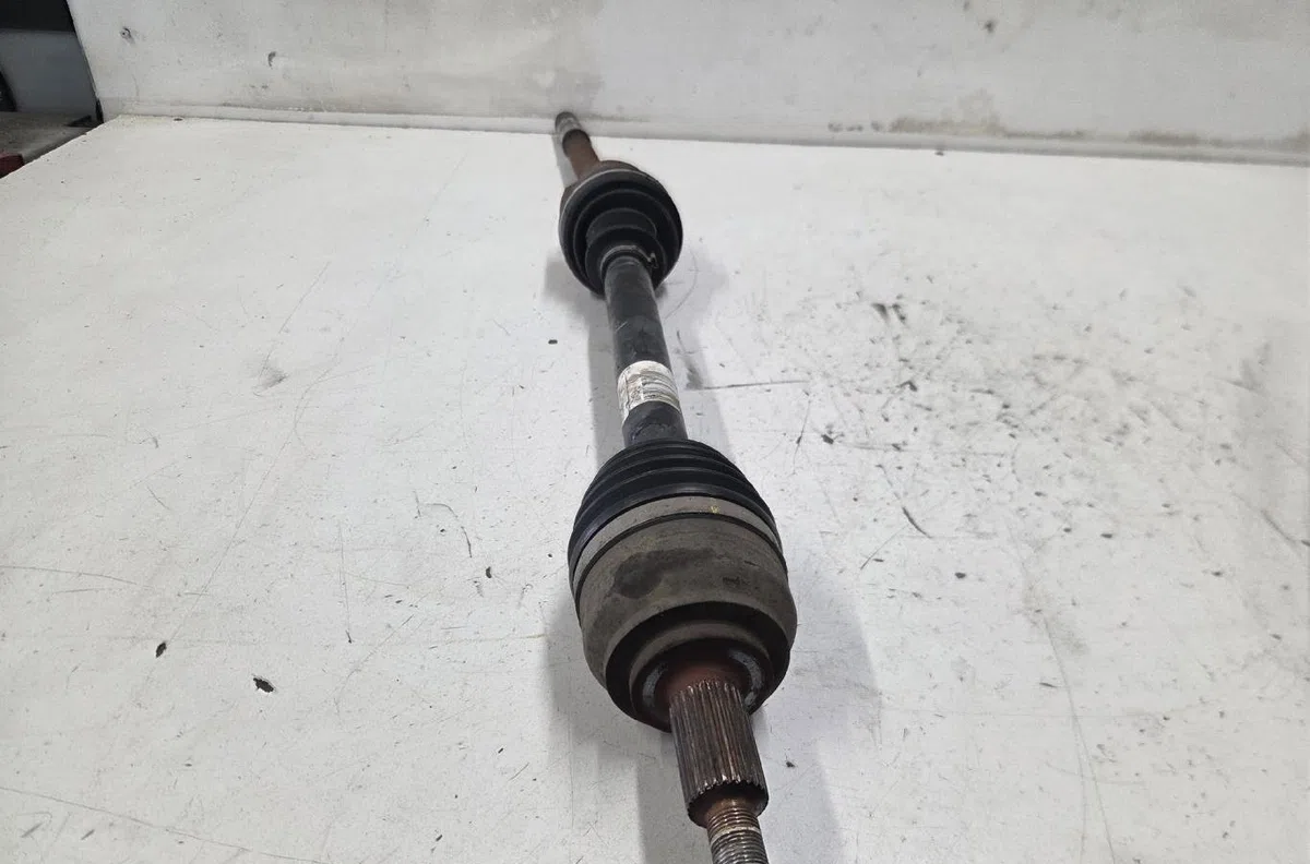 Transmission avant droite RENAULT LAGUNA 3 PHASE 3 BREAK occasion