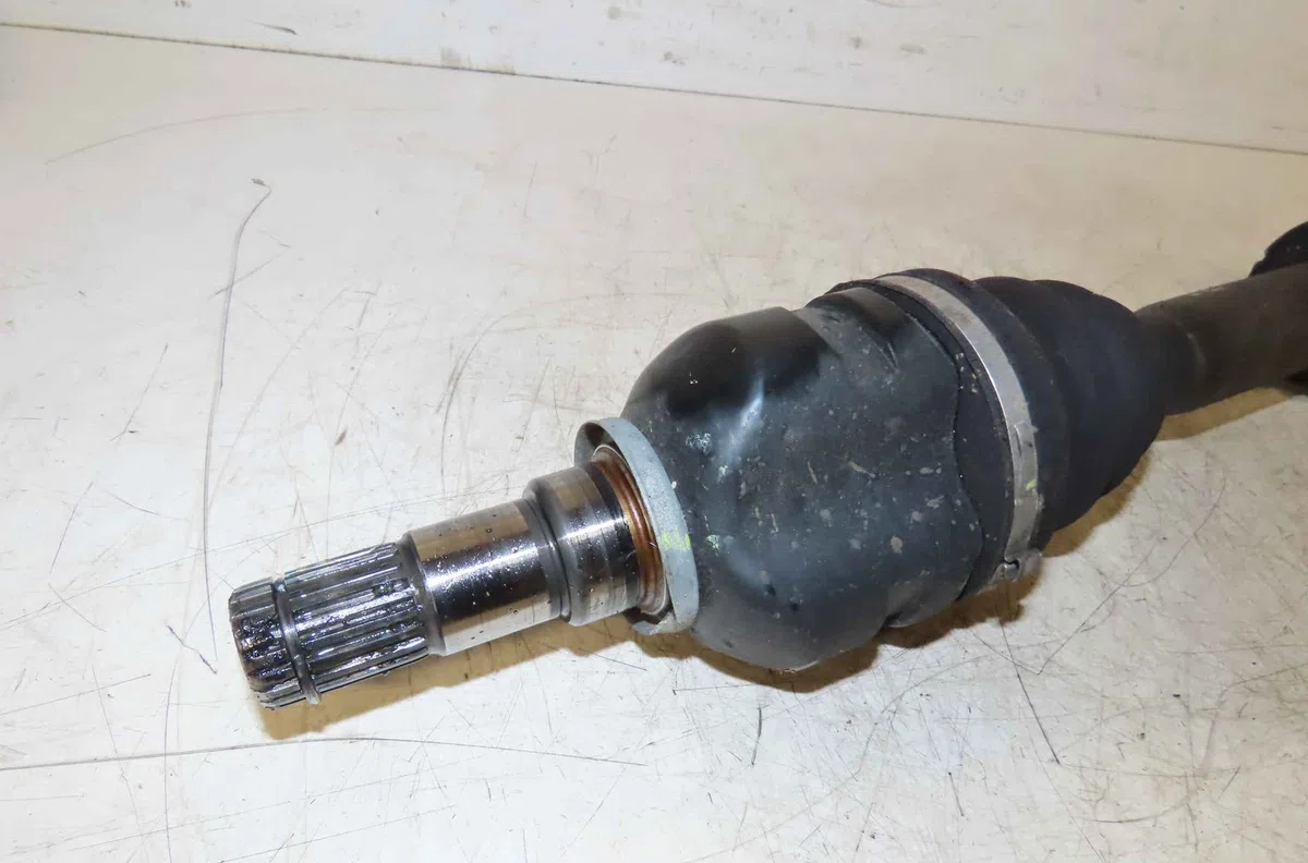 Transmission avant droite TOYOTA AURIS I occasion